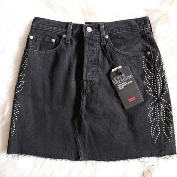 NWT Levi's Skirt High Waisted Black Denim Studded Size 31 - Picture 4 of 7